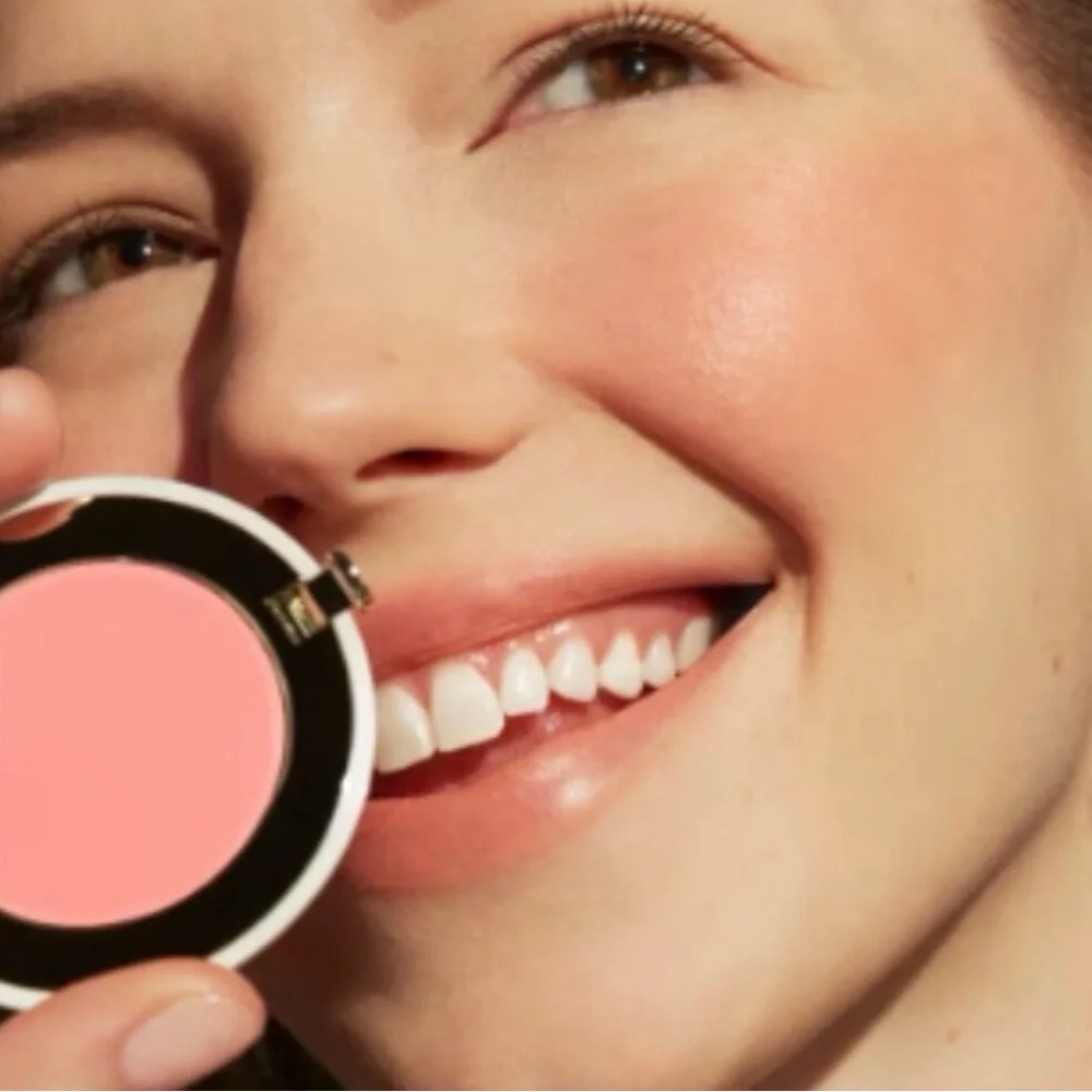 NEW NWT Beautycounter Blush Compact cider